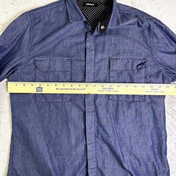 DKNY Denim Button Up Shirt Men's Medium Blue 90s Minimalist Classic Elevated - Picture 4 of 7